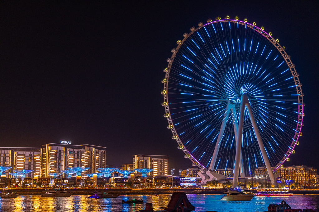 Jumeirah beach residence bei Nacht