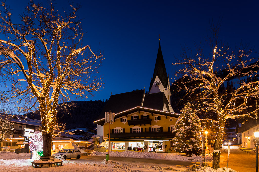 Weihnachtsbeleuchtung in Neukirchen