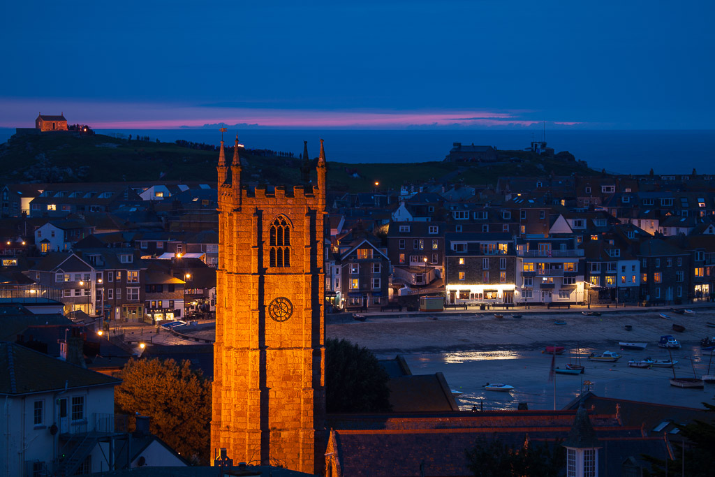 Blaue Stunde im Hafenstädtchen St.Ives