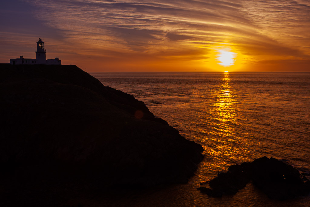 Sunset am Strumble Head Lighthouse, Pembrokeshire NP, Wales, UK