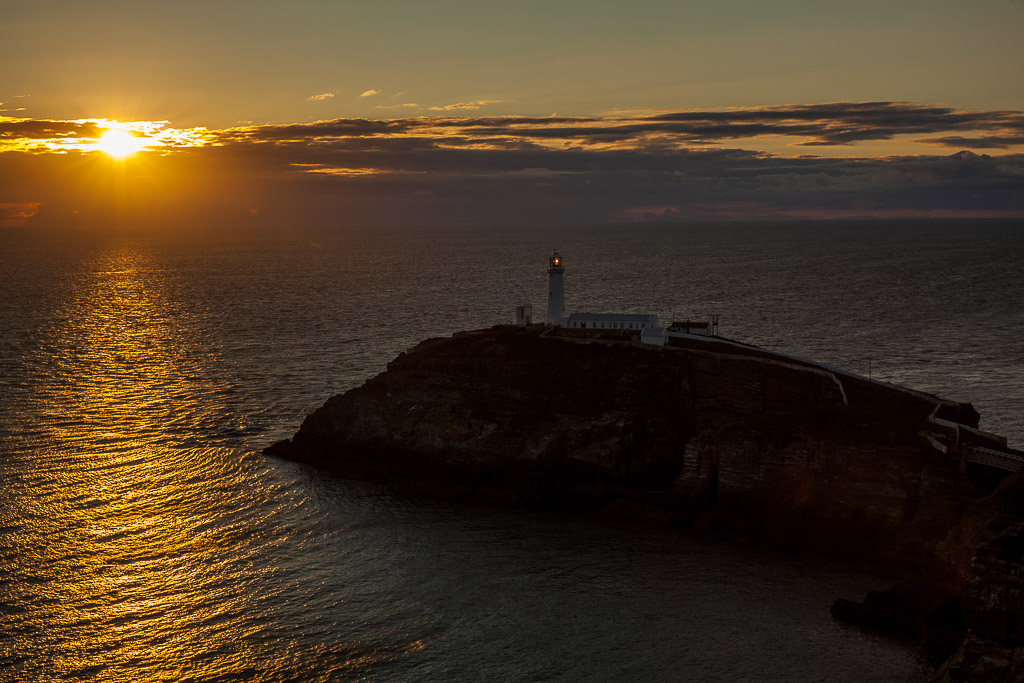 Sonnenuntergang am Leuchtturm des South Stack