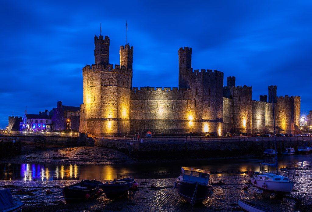 Blaue Stunde am Castle in Carnarfon