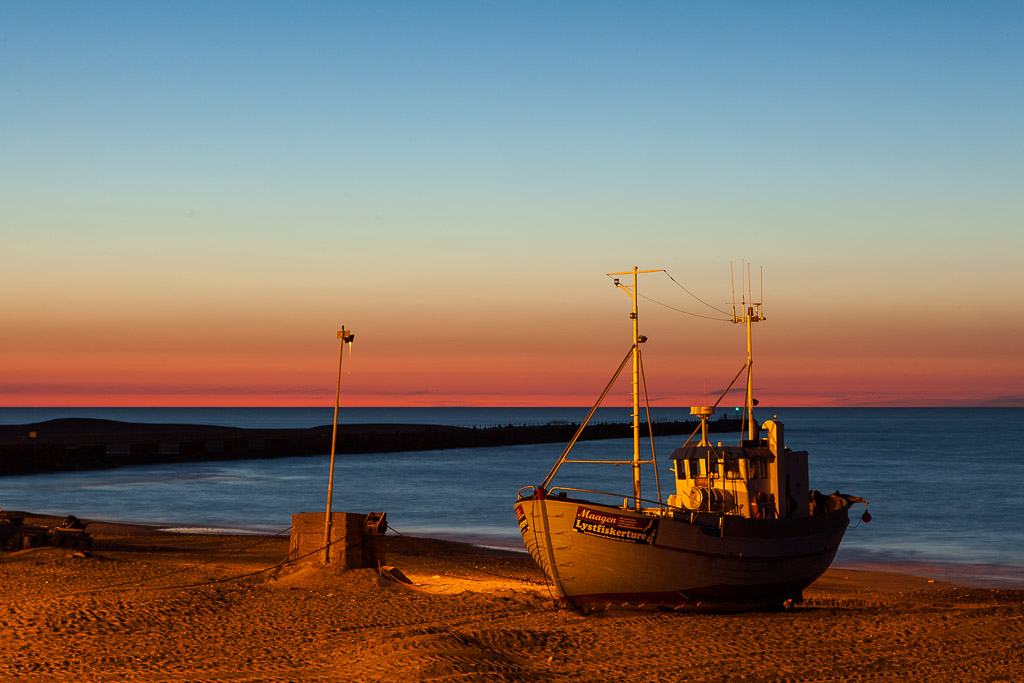 Sunset am hafen in Norre Vorupör