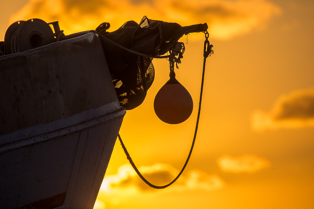 Sonnenuntergang am Hafen in Vorupör