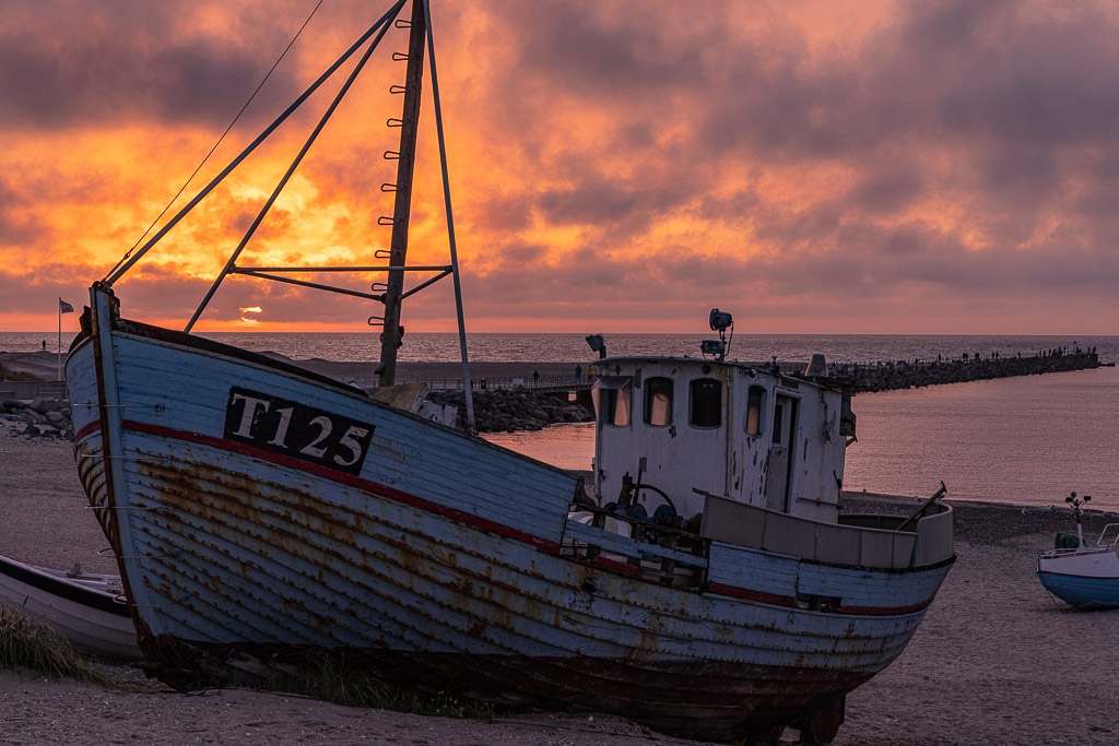 Sunset am Hafen Vorupör