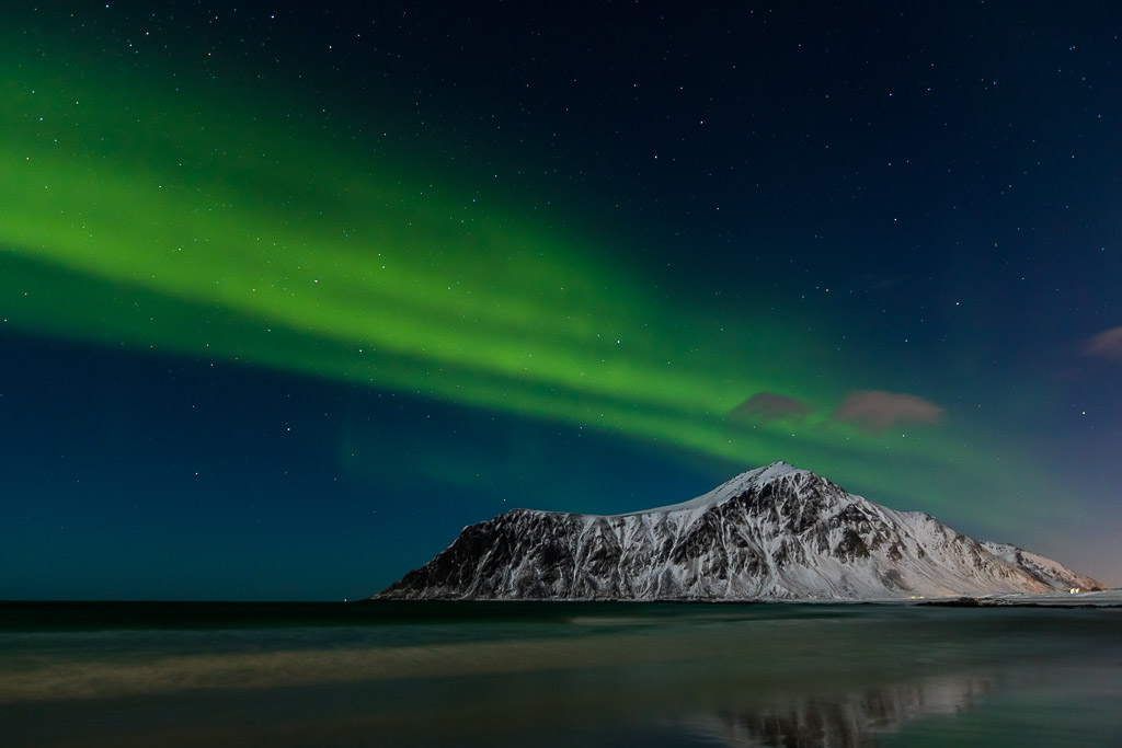 Nordlicht am Flakstad Beach