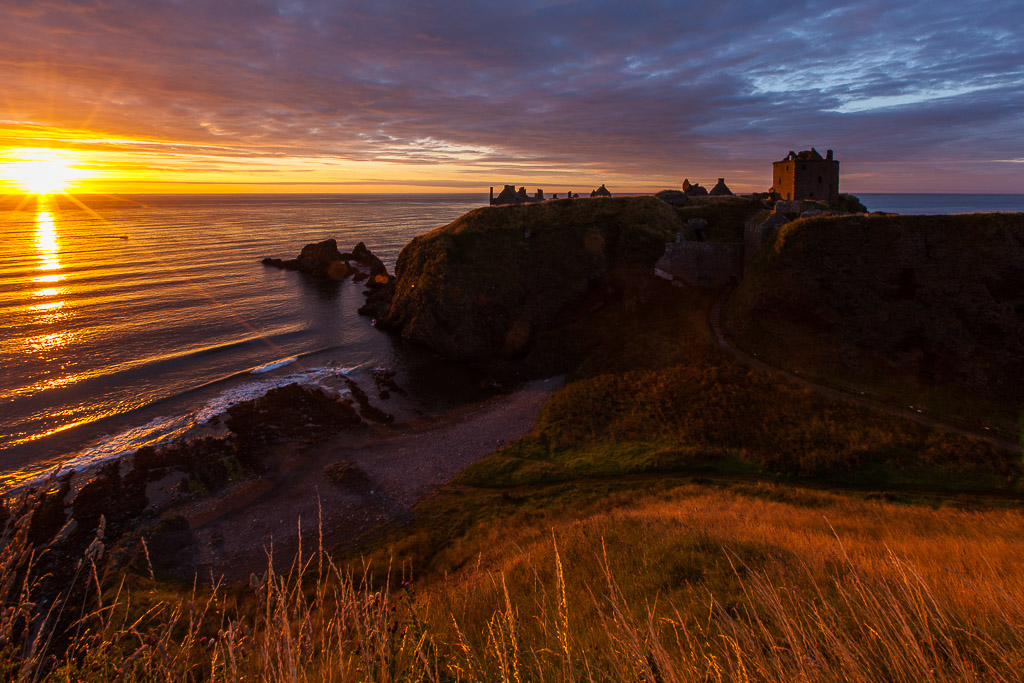 Sonnenaufgang am Dunnottar Castle, Aberdeenshire, Schottland