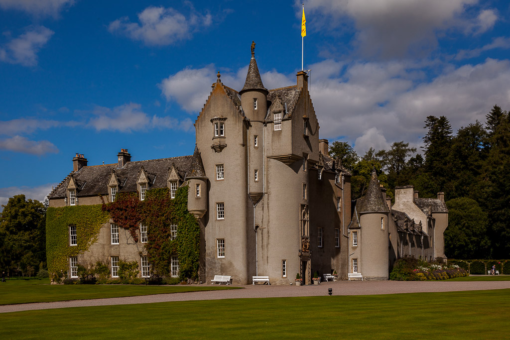 Ballindalloch Castle