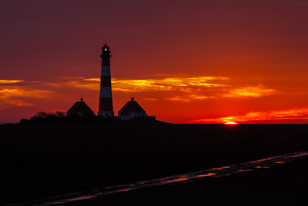 Spnnenuntergang am Leuchtturm Westerhever