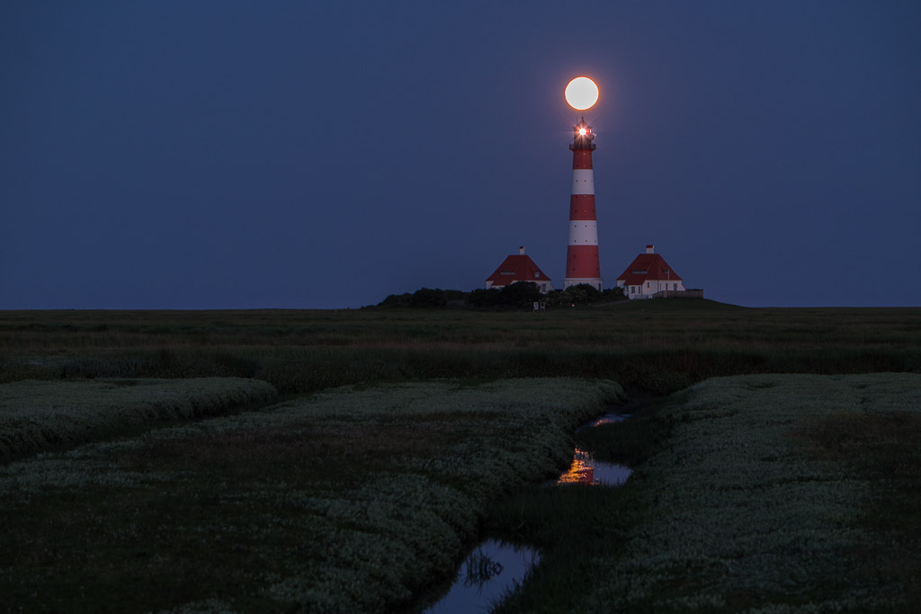 Mond am Leuchtturm Westerhever