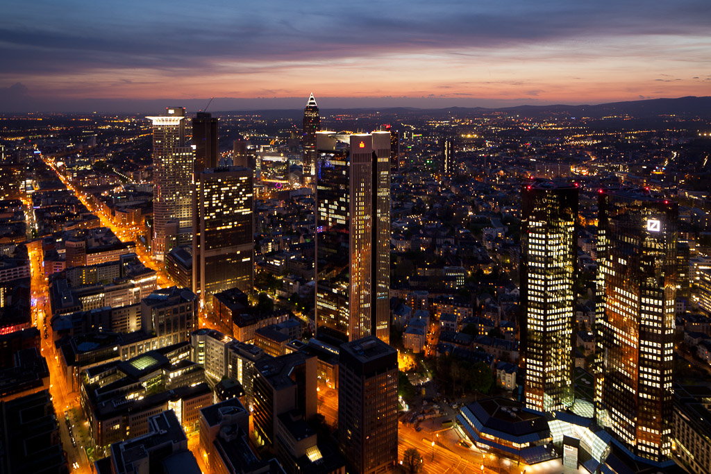 Maintower zur Blauen Stunde