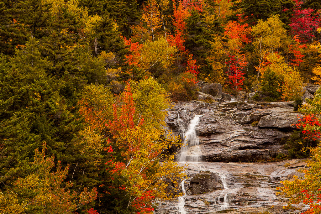 Wasserfall der Silver Cascades am highway 302, Crawford Notch